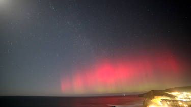 The northern lights over Watergate Bay by Mark Hobbs on 26 February 2023