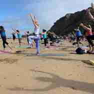 Silent Disco Yoga - Group - Action - Standing
